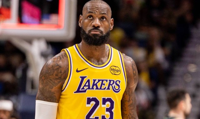 曝湖人高层对詹姆斯不满 曾想不续约交易他
