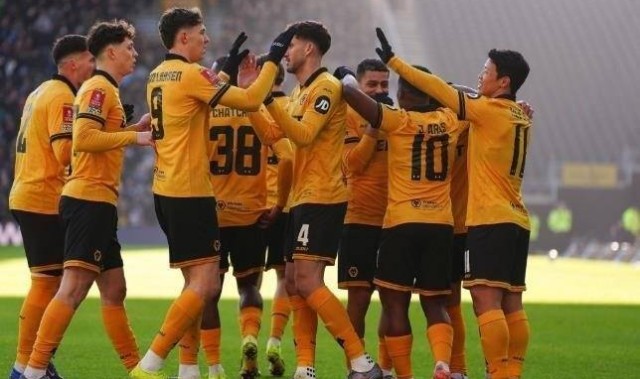 触底反弹？从开季惨不忍睹到近5场不败，爱德华兹让狼队找回自信